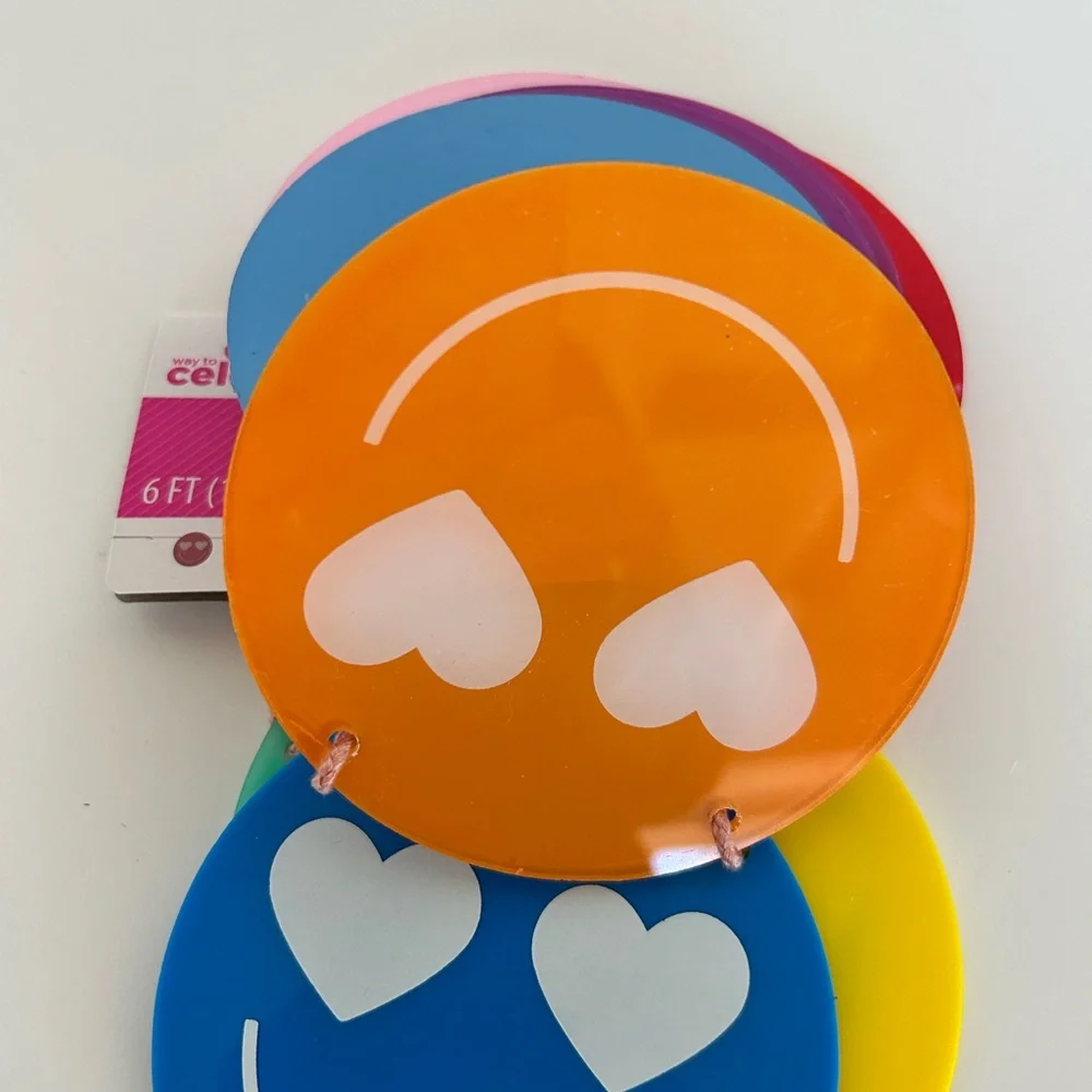 Valentine's Day Smiley Face Garland by Celebrate It NWT